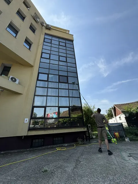 Curățare geamuri - Lucrările noastre 16