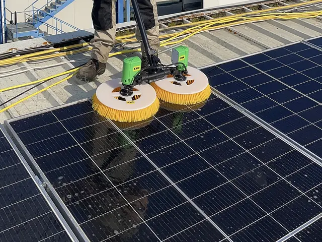 Curățare panouri solare - Lucrările noastre 33