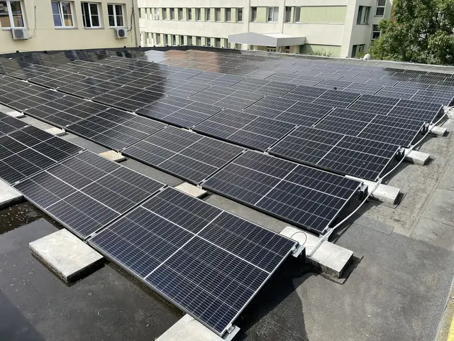 Curățare panouri solare